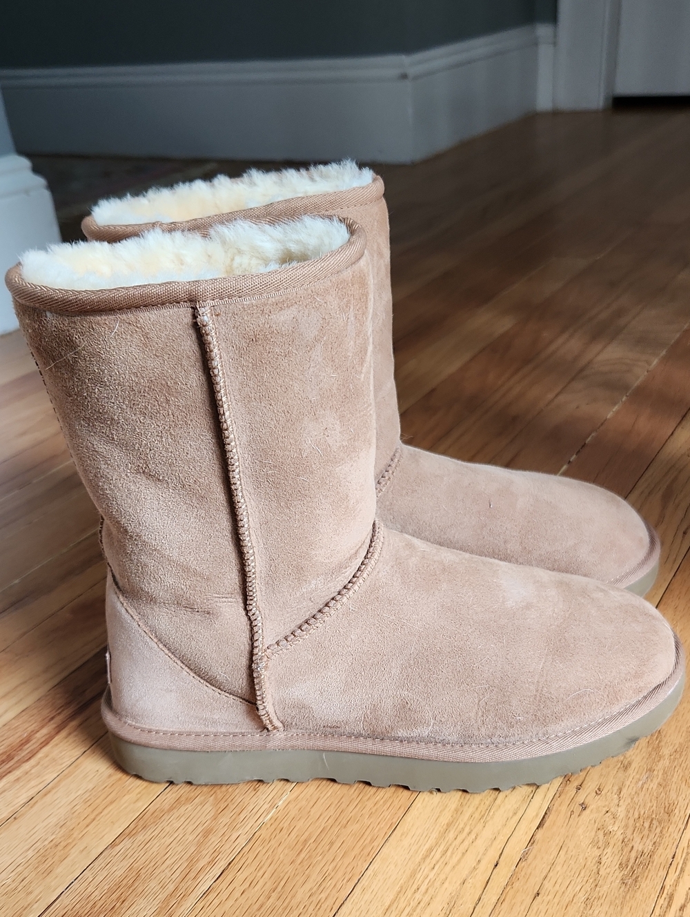 Ugg Classic Short Boots Women's Size 10